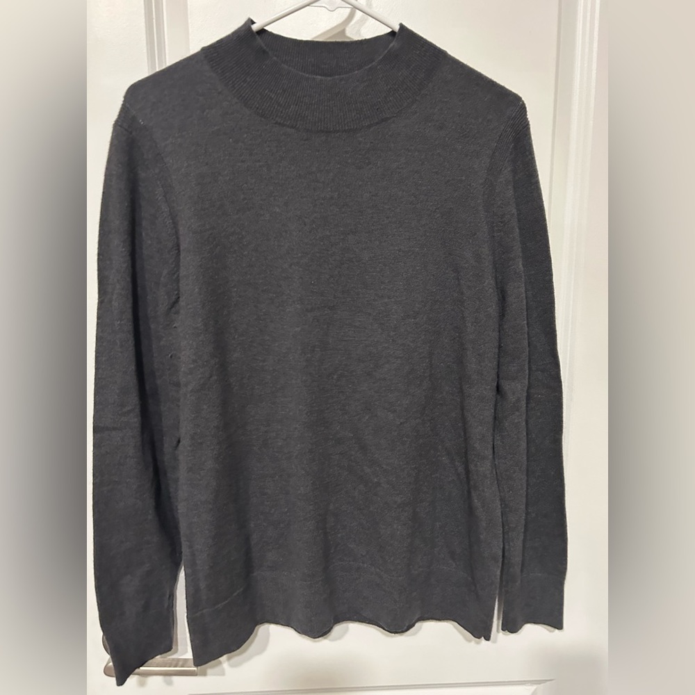 Large gray banana republic wool sweater